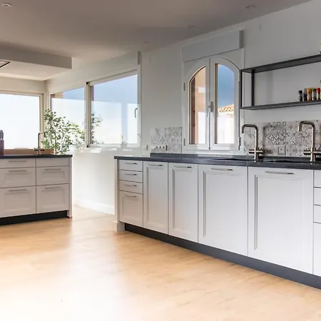 Thorodin Breathtaking 14p 1st Line Sea Villa